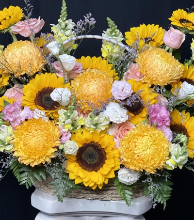 Giỏ Hoa Chúc Mừng - Giỏ Hoa Tươi HCM-072