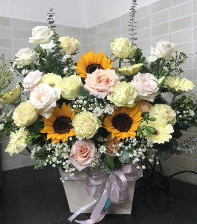 Giỏ Hoa Hồng - Hoa Tươi Chúc Mừng HCM-0015