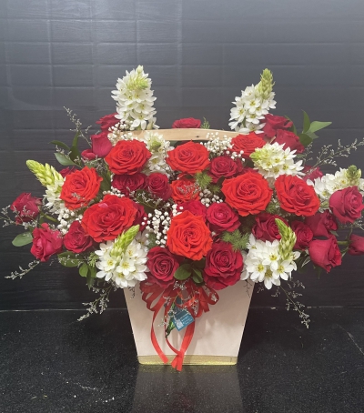 Giỏ Hoa Hồng - Hoa Tươi Chúc Mừng HCM-0008