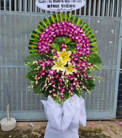 Hoa Tươi Chia Buồn - Kệ Hoa Đẹp HCB-0009