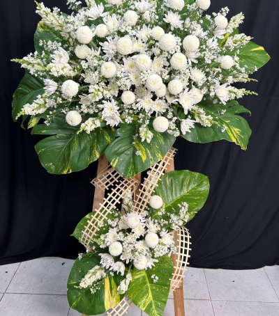 KỆ HOA TƯƠI CHIA BUỒN - HOA C0S03