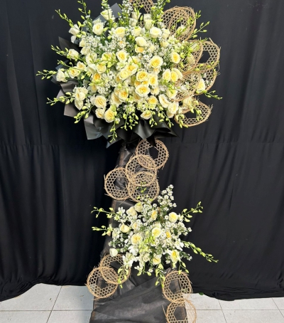 Kệ Hoa Tươi Chia Buồn Hiện Đại - Hoa CB-S22