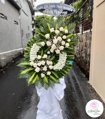 Kệ Hoa Tươi Chia Buồn - Vòng Hoa Đẹp HCB-0002