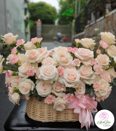Giỏ Hoa Chúc Mừng - Giỏ Hoa Tươi HCM-8701