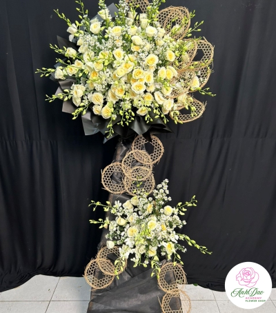 Kệ Hoa Tươi Chia Buồn Hiện Đại - Hoa CB-S22