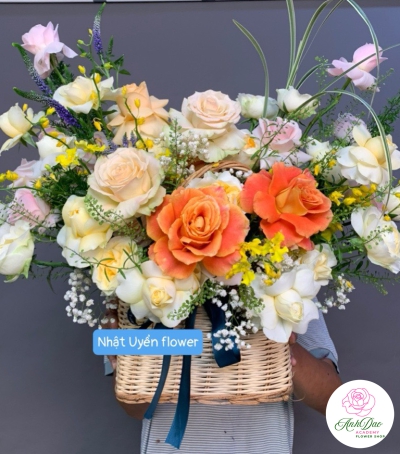 Giỏ Hoa Tươi Chúc Mừng - 02