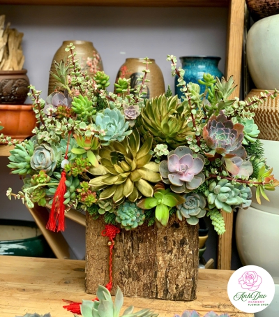 Giỏ Sen Đá Tươi Chúc Mừng