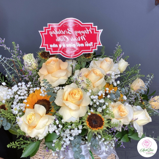 Giỏ Hoa Hồng Chúc Mừng HCM-0004