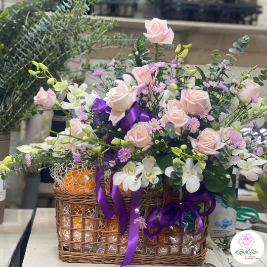 Giỏ Hoa Hồng Chúc Mừng HCM-0009