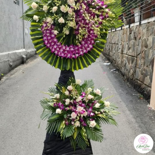 Hoa Tươi Chia Buồn -  Kệ Hoa Đẹp HCB-0003 