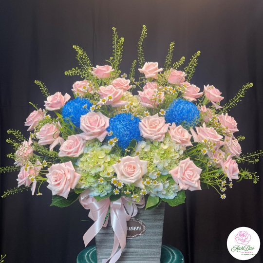 Giỏ Hoa Chúc Mừng - Giỏ Hoa Tươi HCM-0401