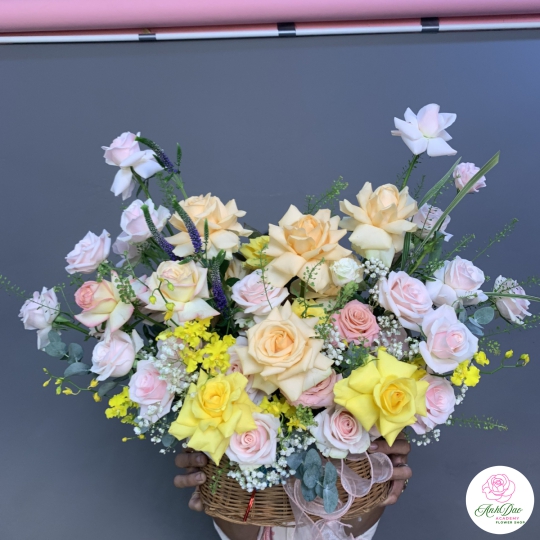 Giỏ Hoa Tươi Chúc Mừng - 01