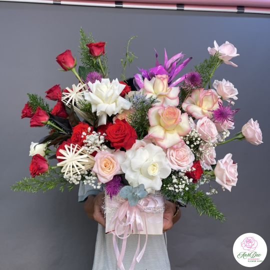 Giỏ Hoa Tươi Chúc Mừng - 04