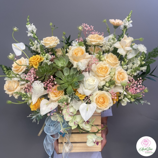 Giỏ Hoa Tươi Chúc Mừng  - 012